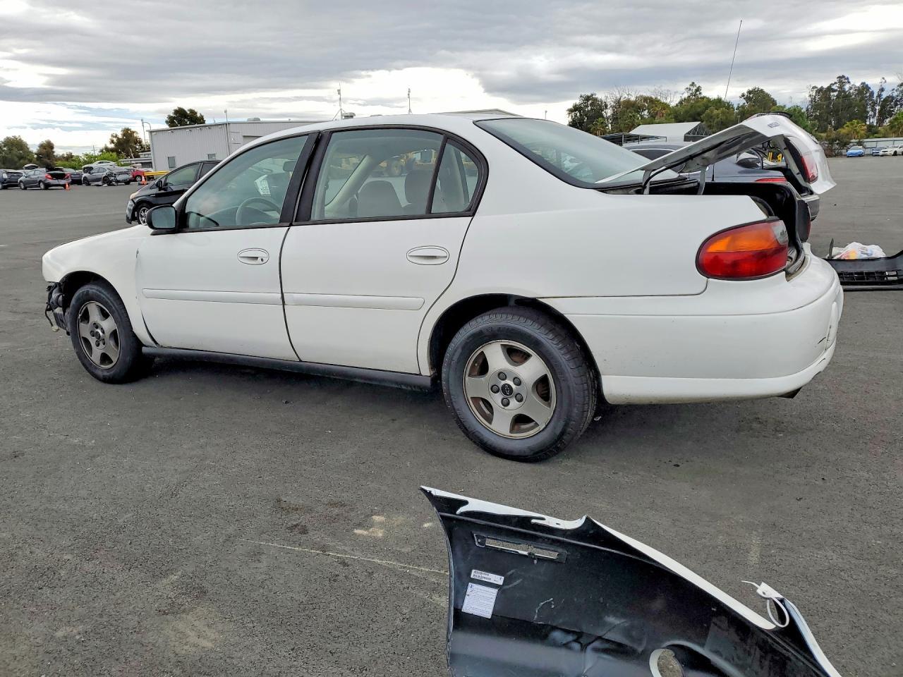 2004 Chevrolet Classic - Фото 2