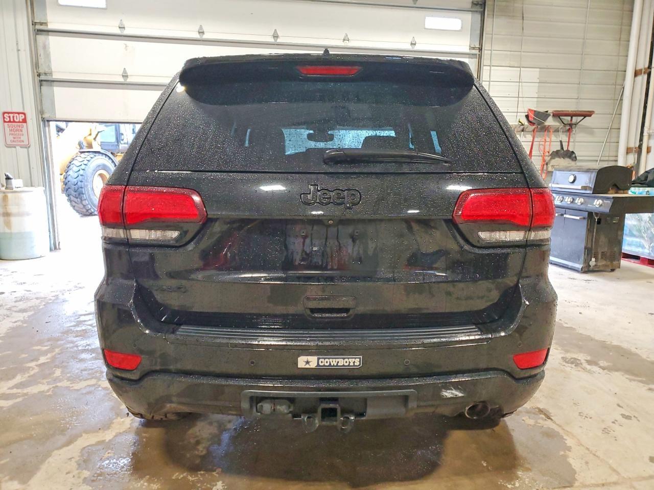 2017 Jeep Grand Cherokee Laredo - Image 6