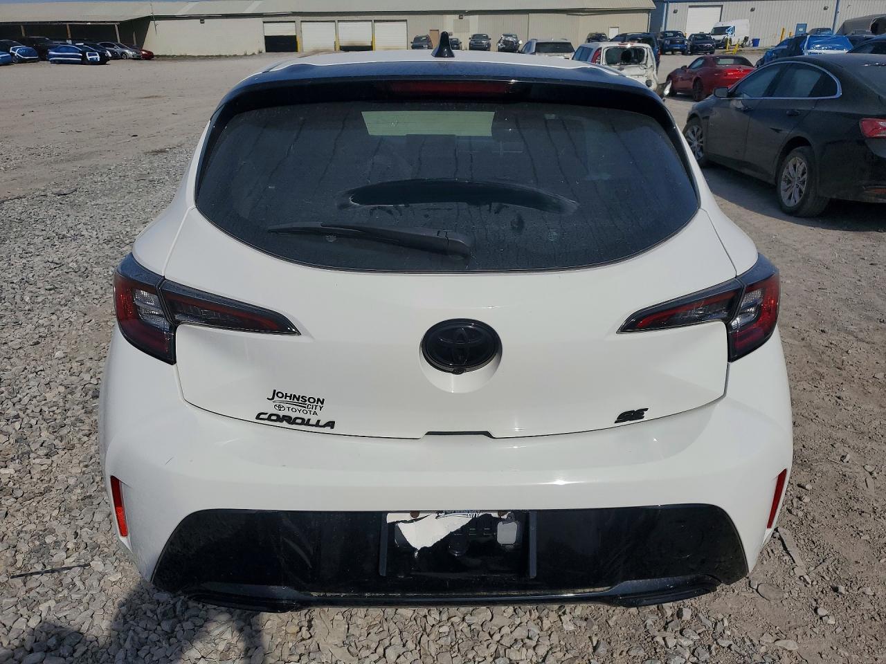 2021 Toyota Corolla Hatchback Se Nightshade Edition - Image 6