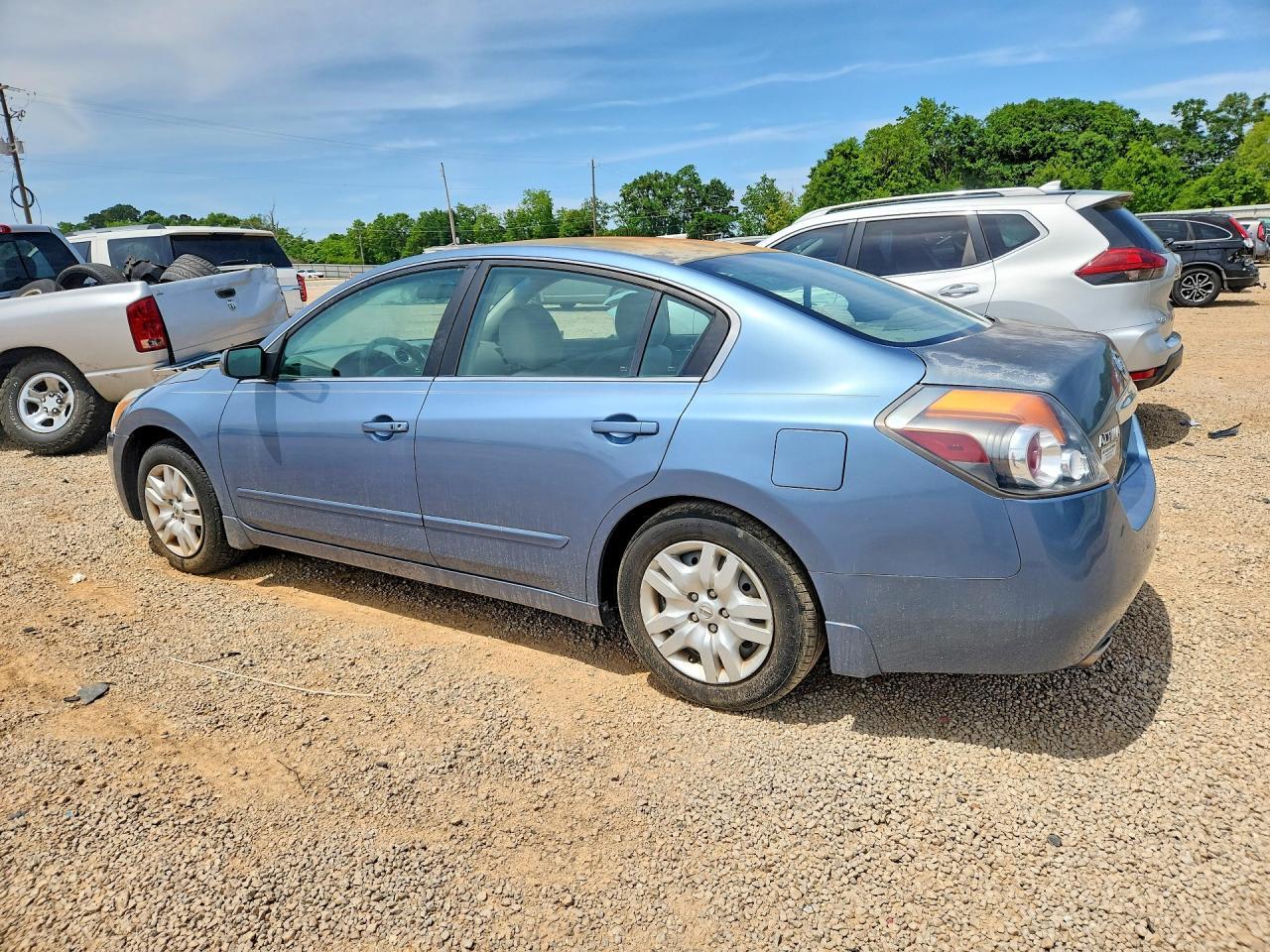 2010 Nissan Altima - Фото 2