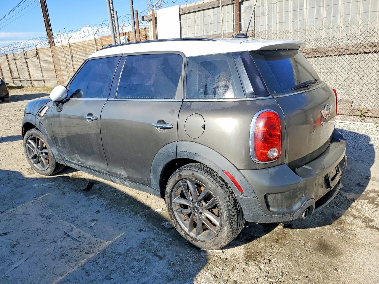 2011 Mini Cooper S Countryman - Image 2