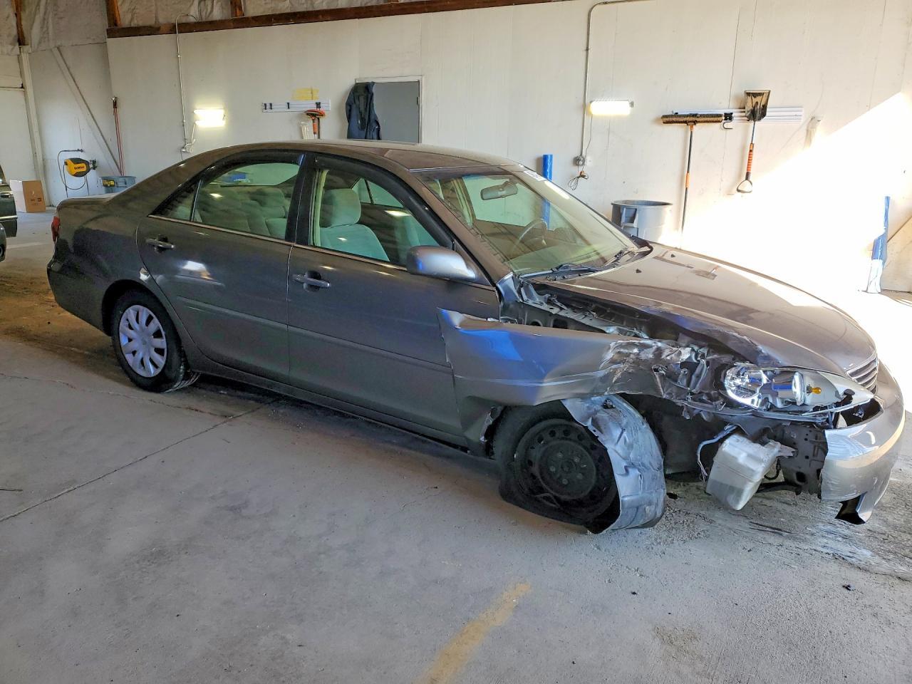 2005 Toyota Camry - Image 4