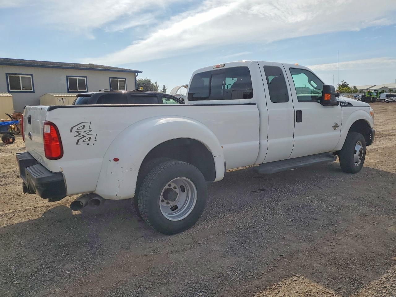 2015 Ford F350 Super Duty - Фото 3