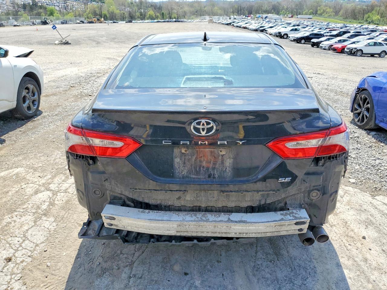 2019 Toyota Camry Se - Фото 6