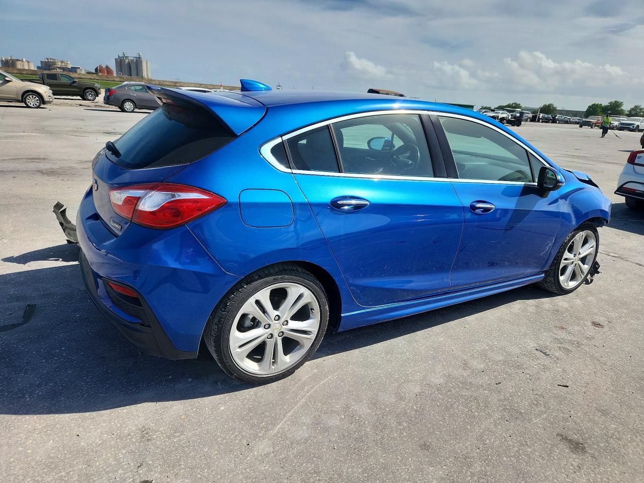 2017 Chevrolet Cruze Premier - Фото 3