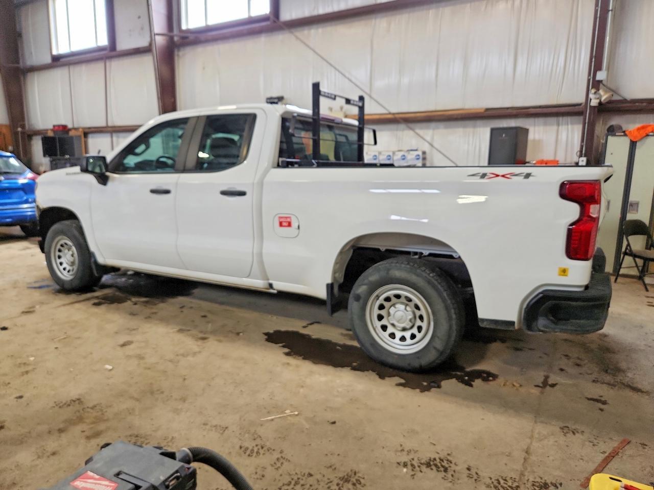 2022 Chevrolet Silverado K1500 - Фото 2