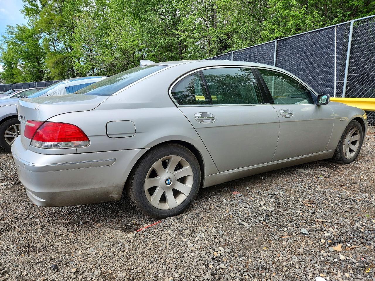 2007 BMW 750 - Image 3