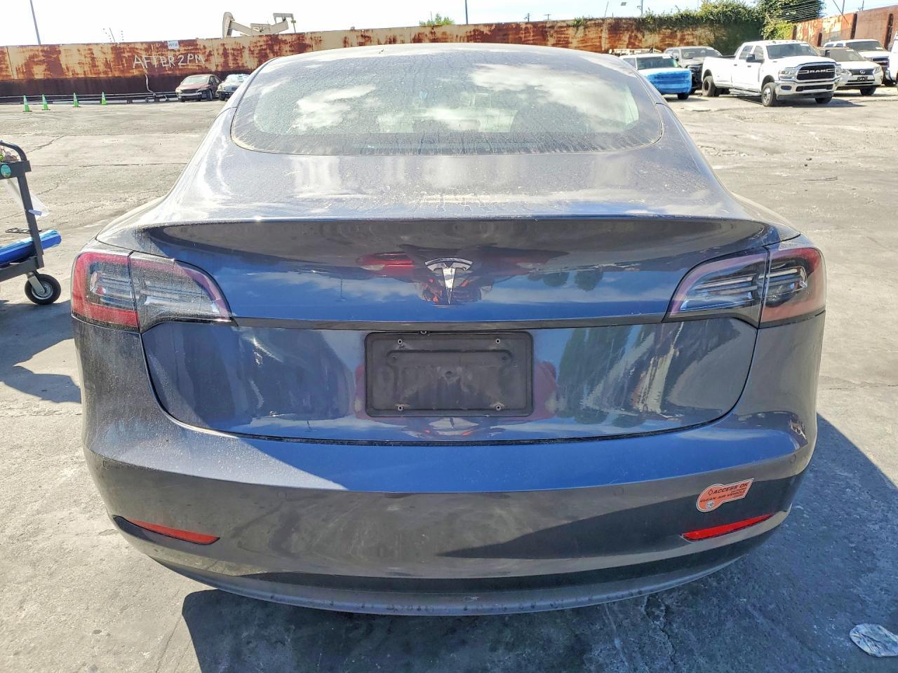 2020 Tesla Model 3 - Фото 6