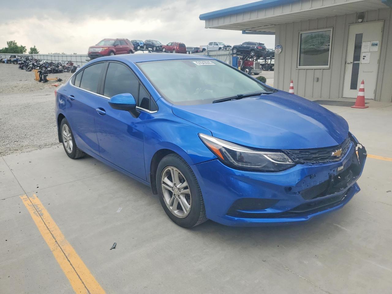 2017 Chevrolet Cruze Lt - Image 4