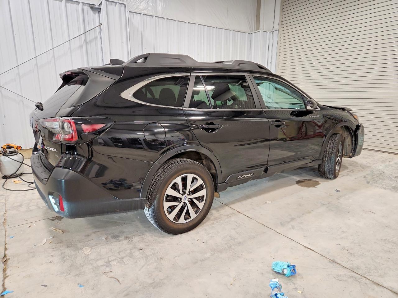 2021 Subaru Outback Premium - Image 3