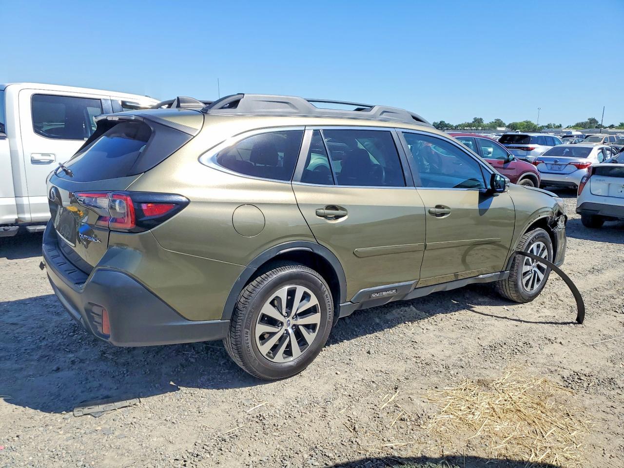 2020 Subaru Outback Premium - Фото 3