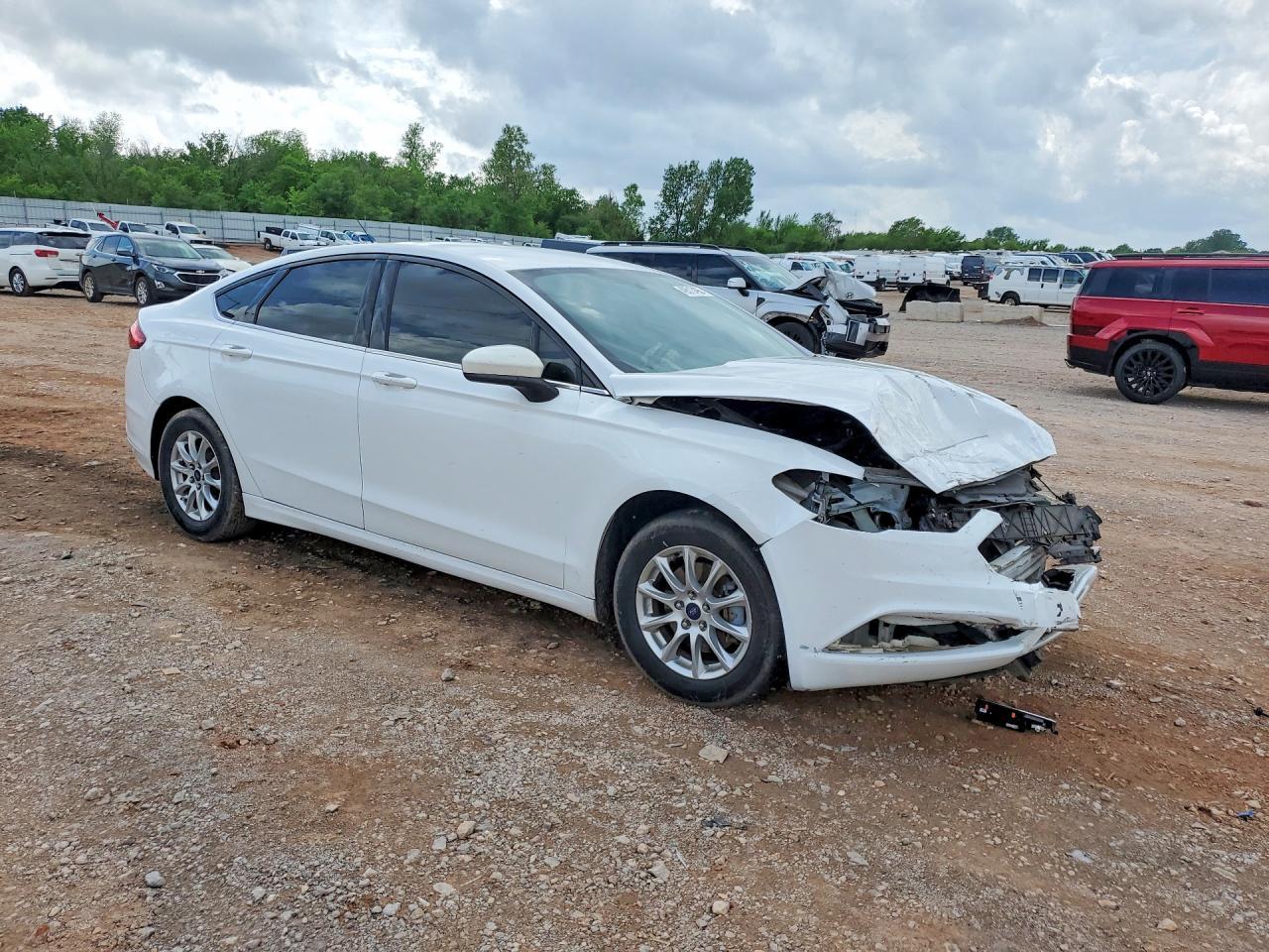 2017 Ford Fusion S - Image 4