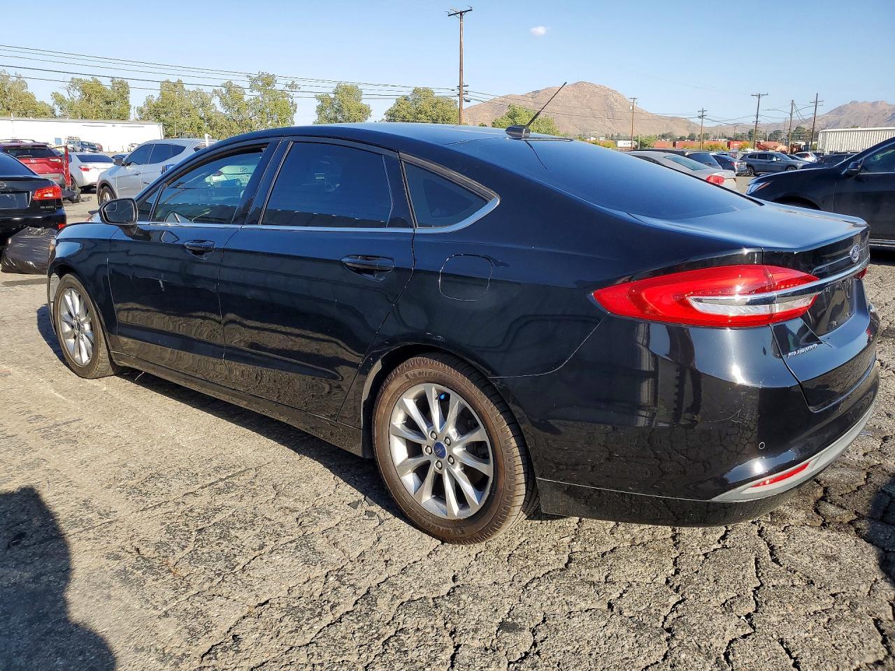 2017 Ford Fusion Se - Image 2