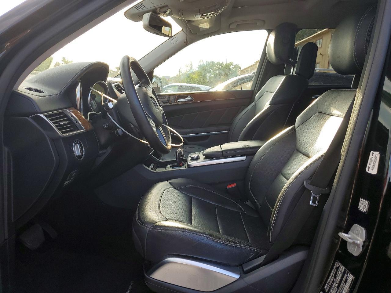 2015 Mercedes-Benz Gl 550 4Matic - Image 7