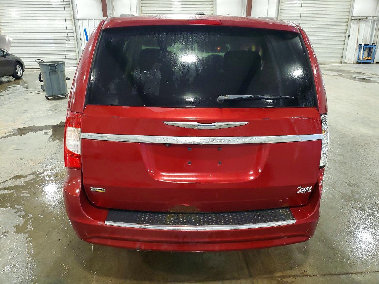 2012 Chrysler Town & Country Touring - Image 6