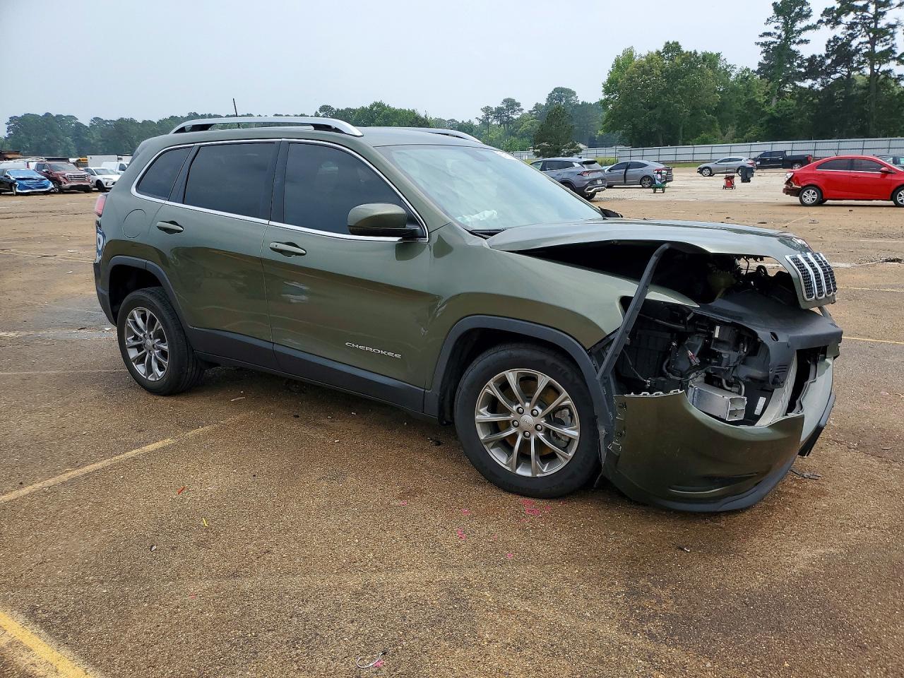 2019 Jeep Cherokee Latitude Plus - Image 4
