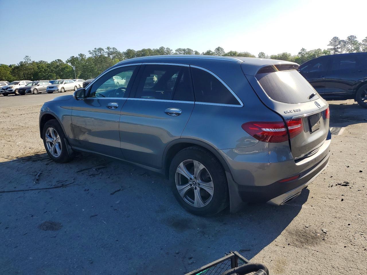 2018 Mercedes-Benz Glc 300 4Matic - Image 2