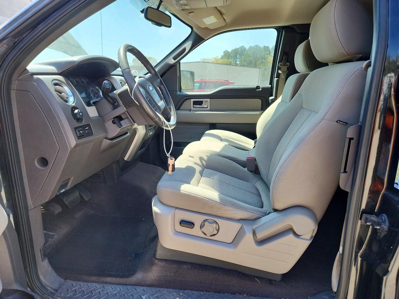 2010 Ford F150 Super Cab - Фото 7