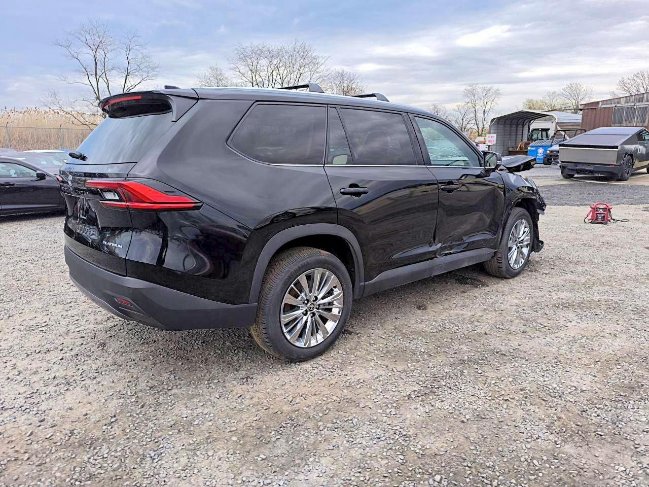 2024 Toyota Grand Highlander Platinum - Image 4