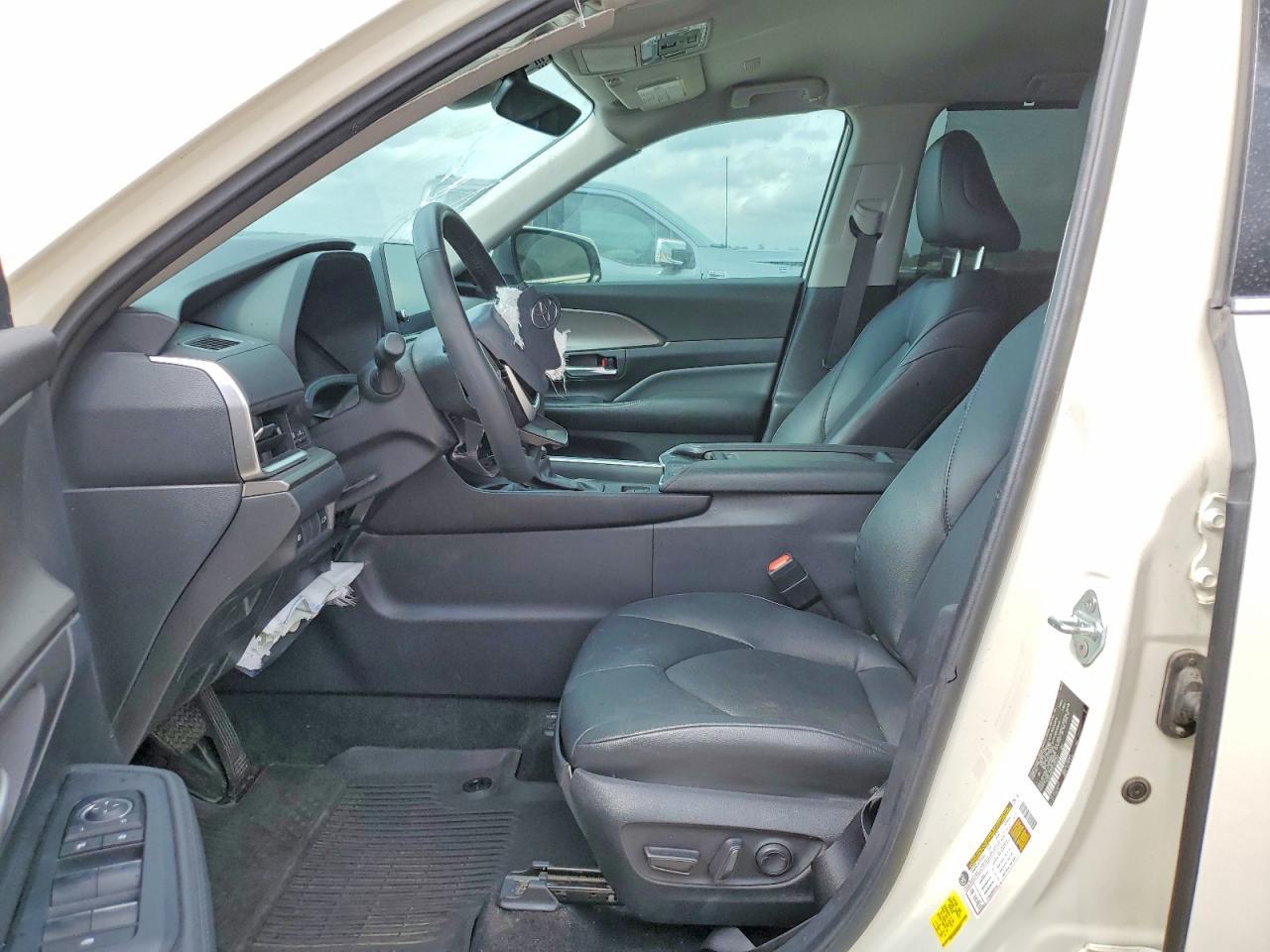 2024 Toyota Grand Highlander Xle - Image 7