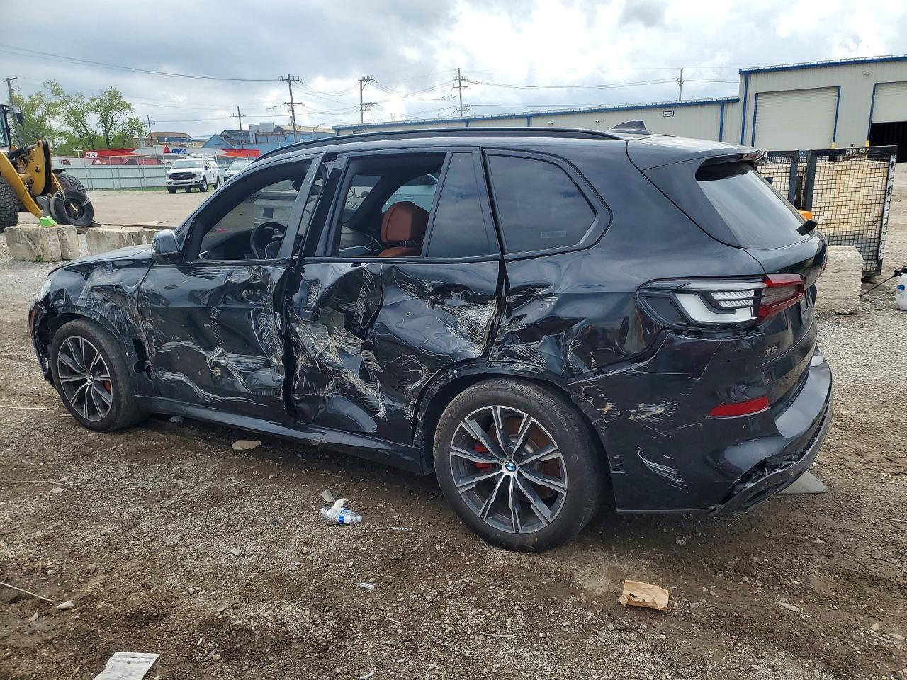 2021 BMW X5 M50I - Фото 2