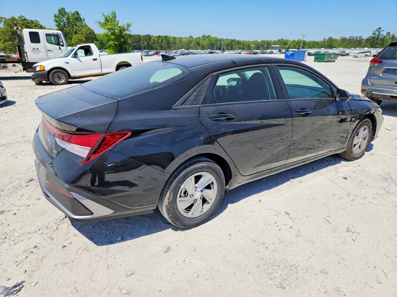 2026 Hyundai Elantra Se - Image 3