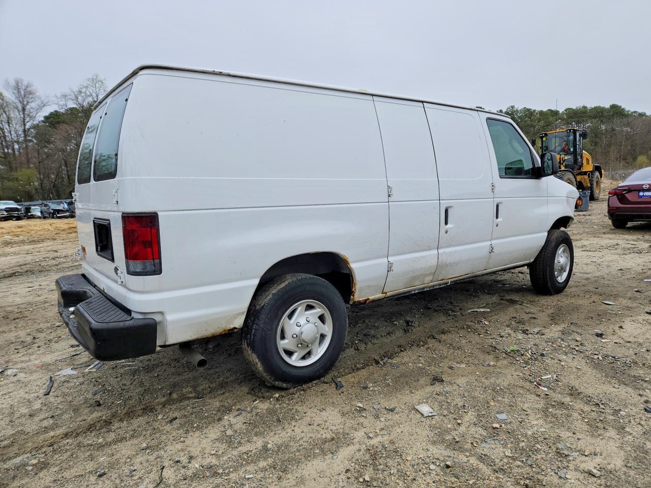 2013 Ford Econoline E250 Van - Image 3