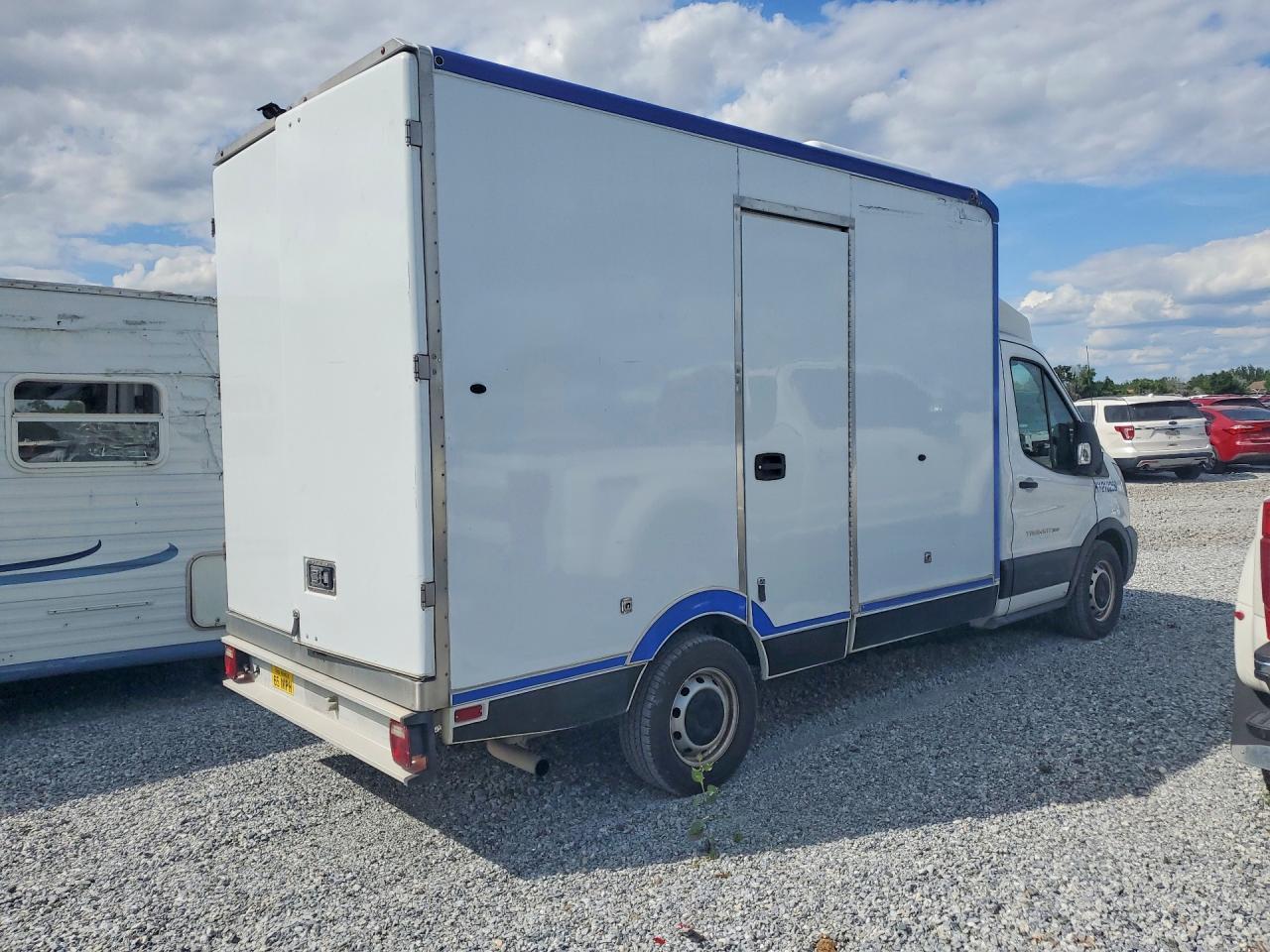 2021 Ford Transit Refrigerated Box Truck - Фото 3