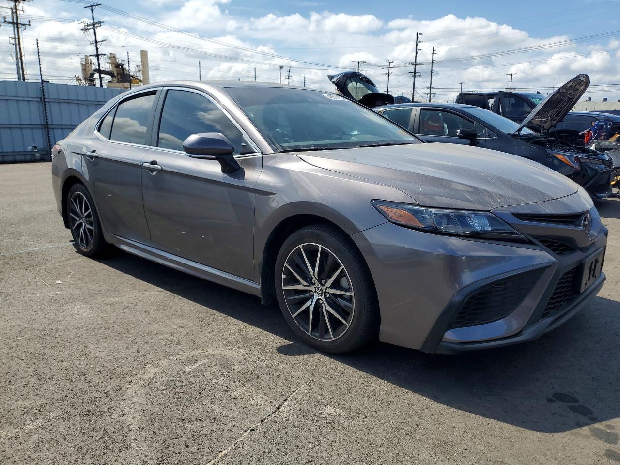 2023 Toyota Camry Se - Image 4