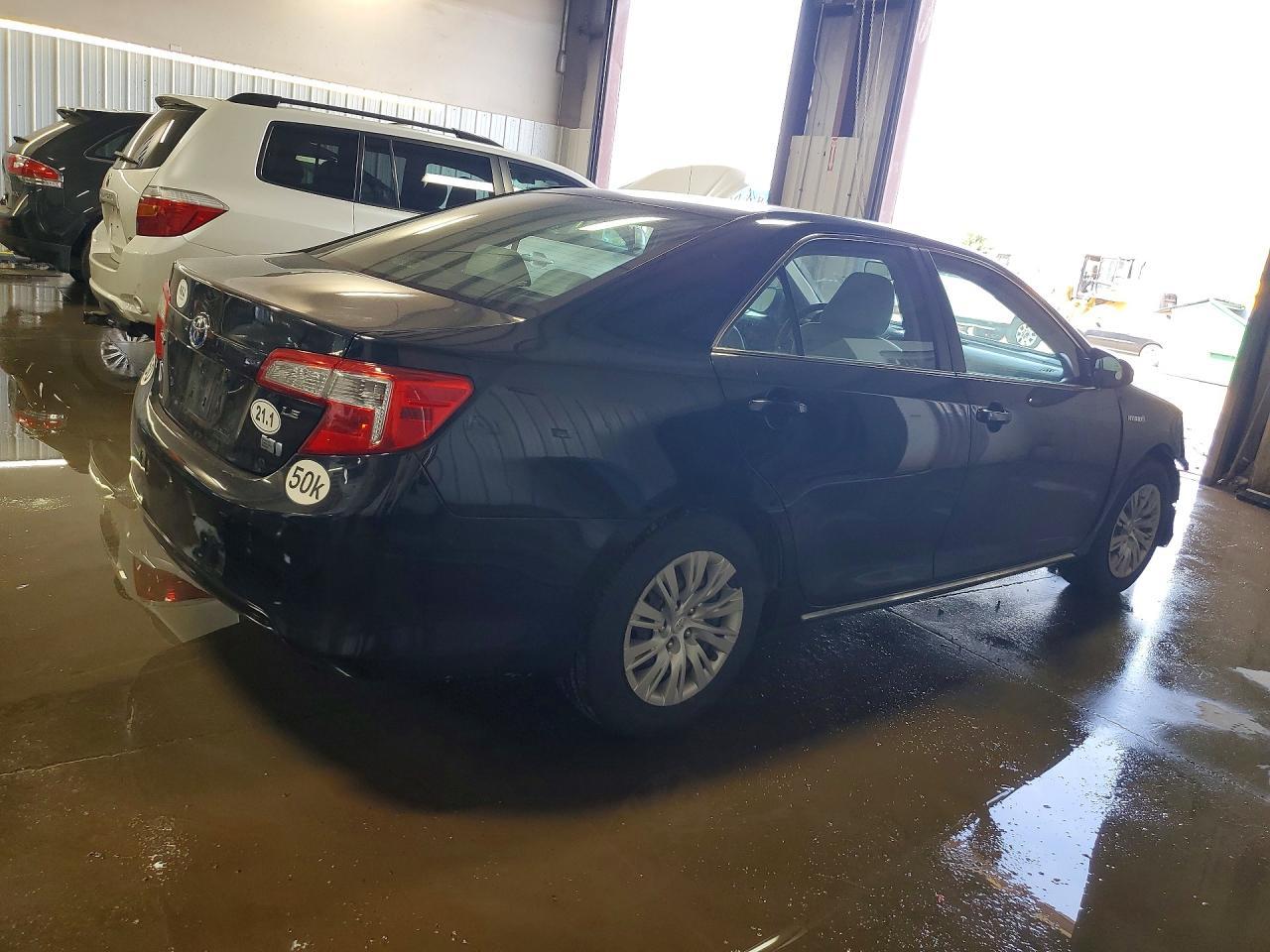 2012 Toyota Camry Hybrid Le - Фото 3