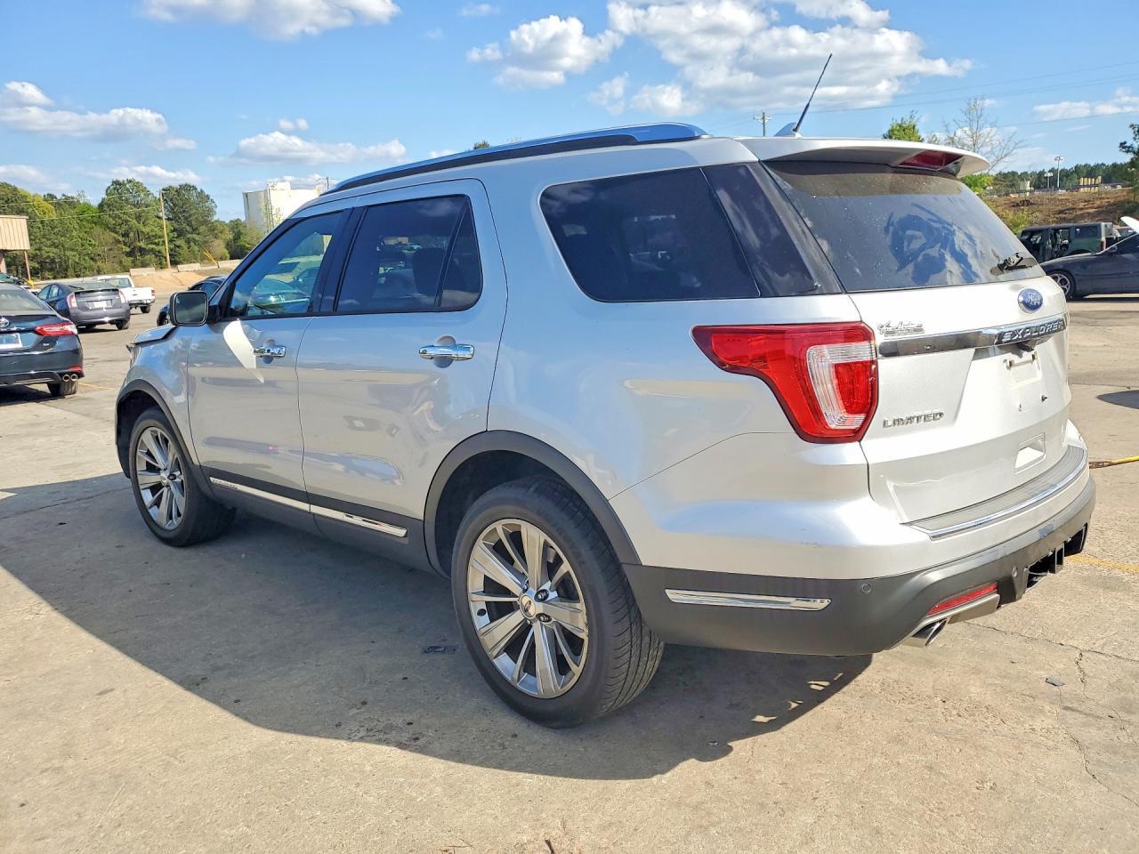 2019 Ford Explorer - Фото 2