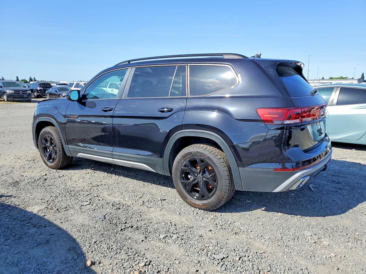 2025 Volkswagen Atlas Peak Edition Se - Image 2
