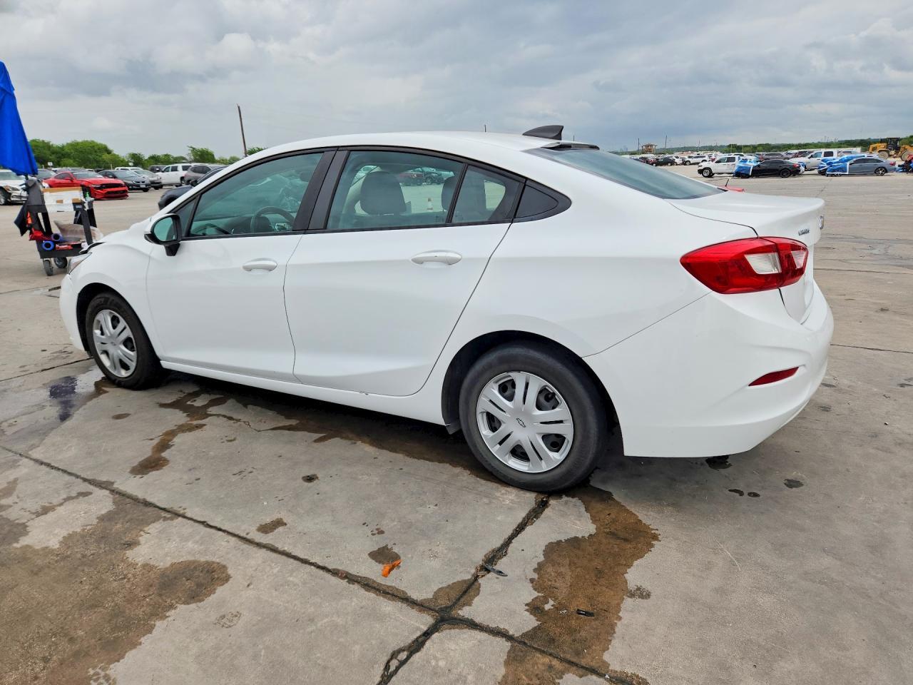 2017 Chevrolet Cruze Ls - Фото 2