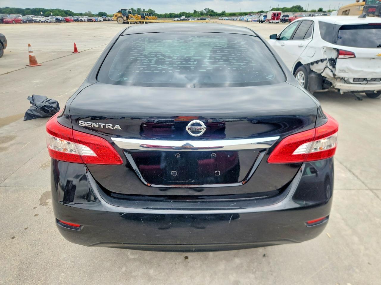 2015 Nissan Sentra S - Фото 6