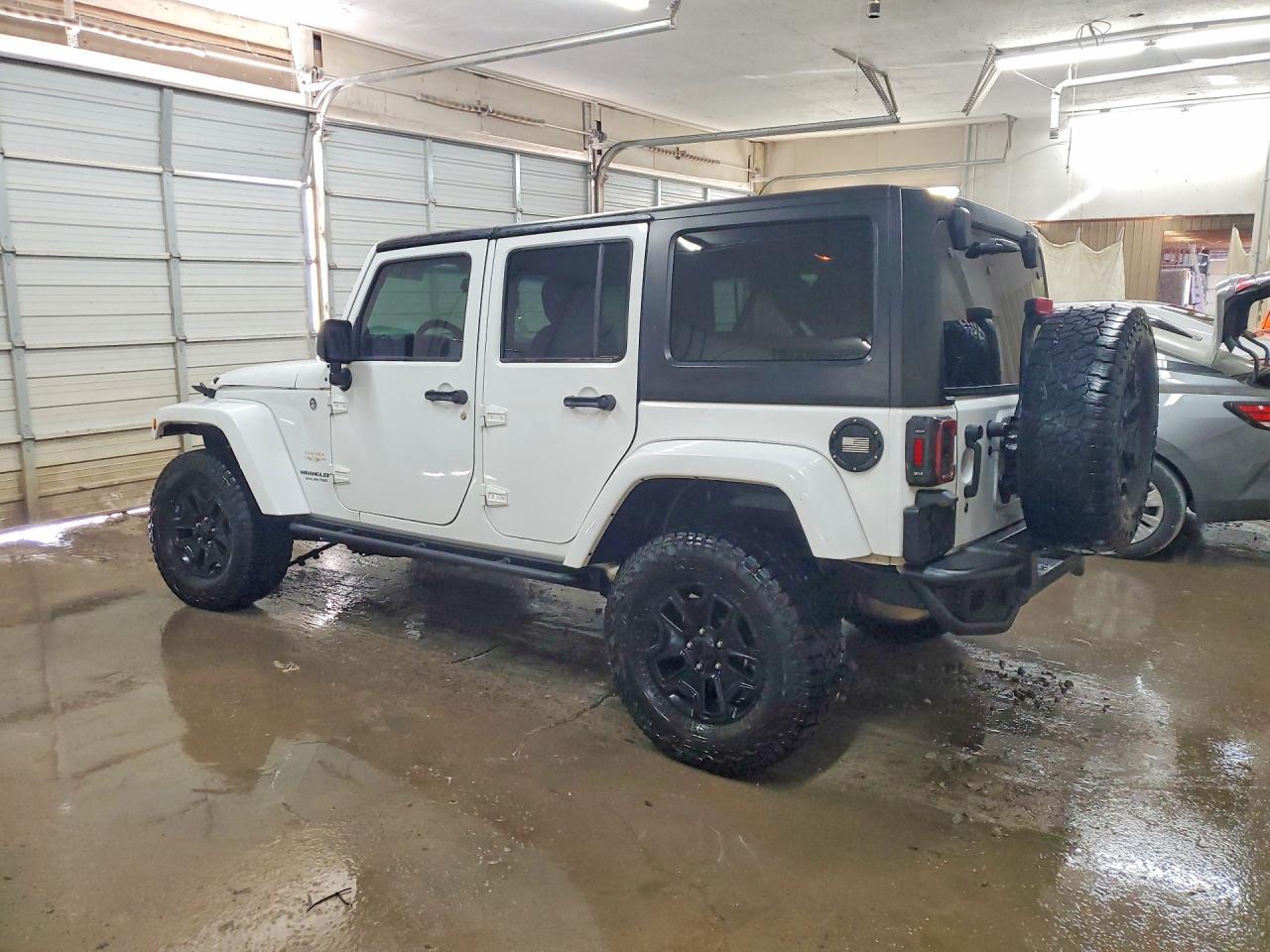 2013 Jeep Wrangler Unlimited Sahara - Фото 2