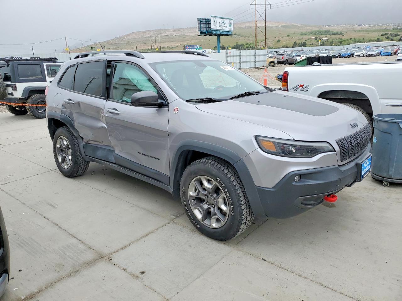 2019 Jeep Cherokee Trailhawk - Image 4