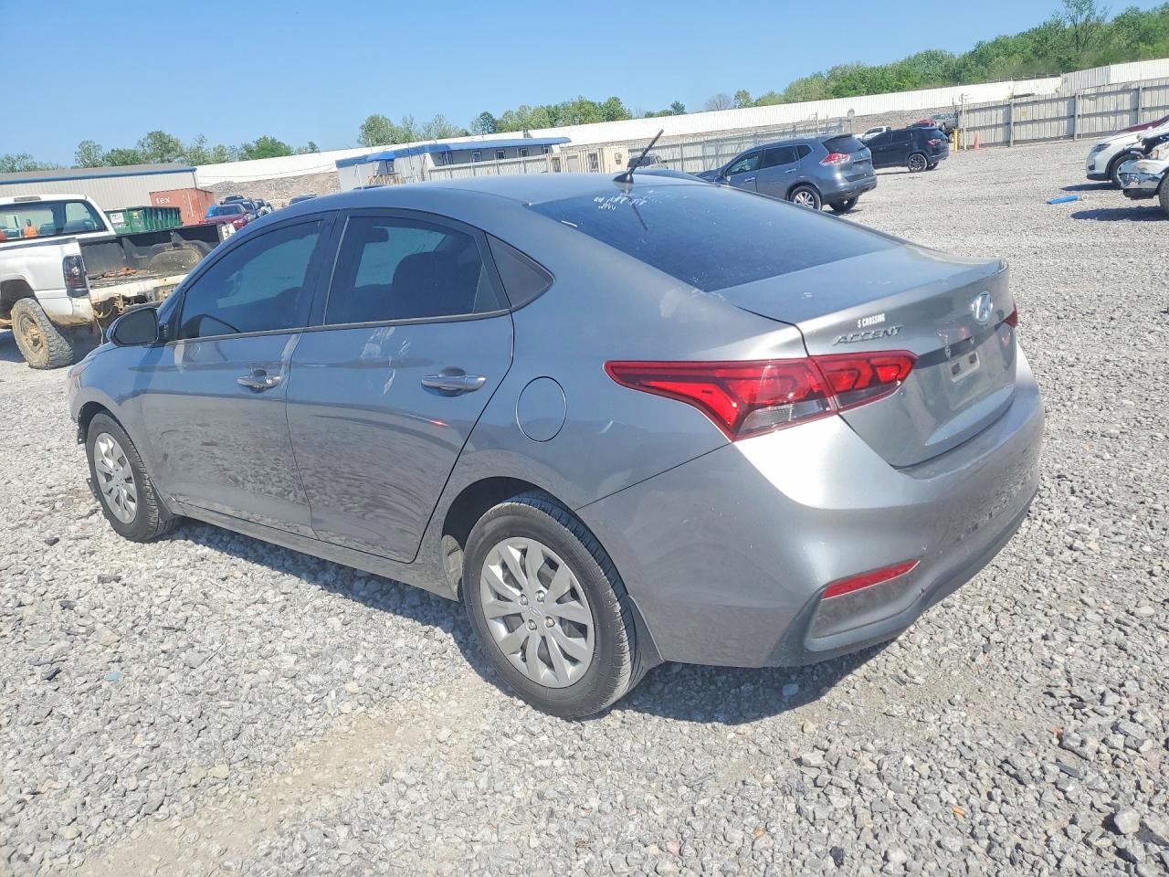 2022 Hyundai Accent Se - Image 2