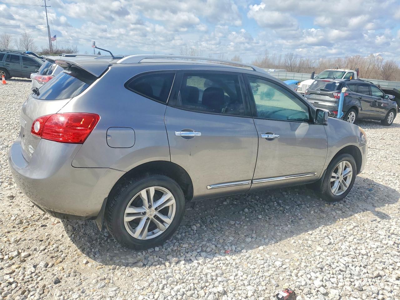 2013 Nissan Rogue S - Image 3