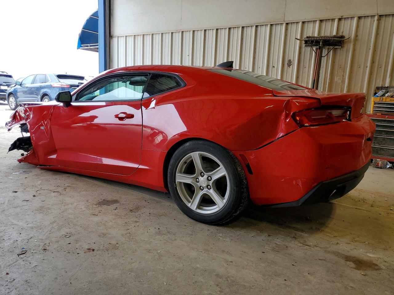 2017 Chevrolet Camaro Lt - Image 2