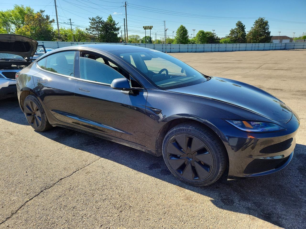 2026 Tesla 3 - Фото 4