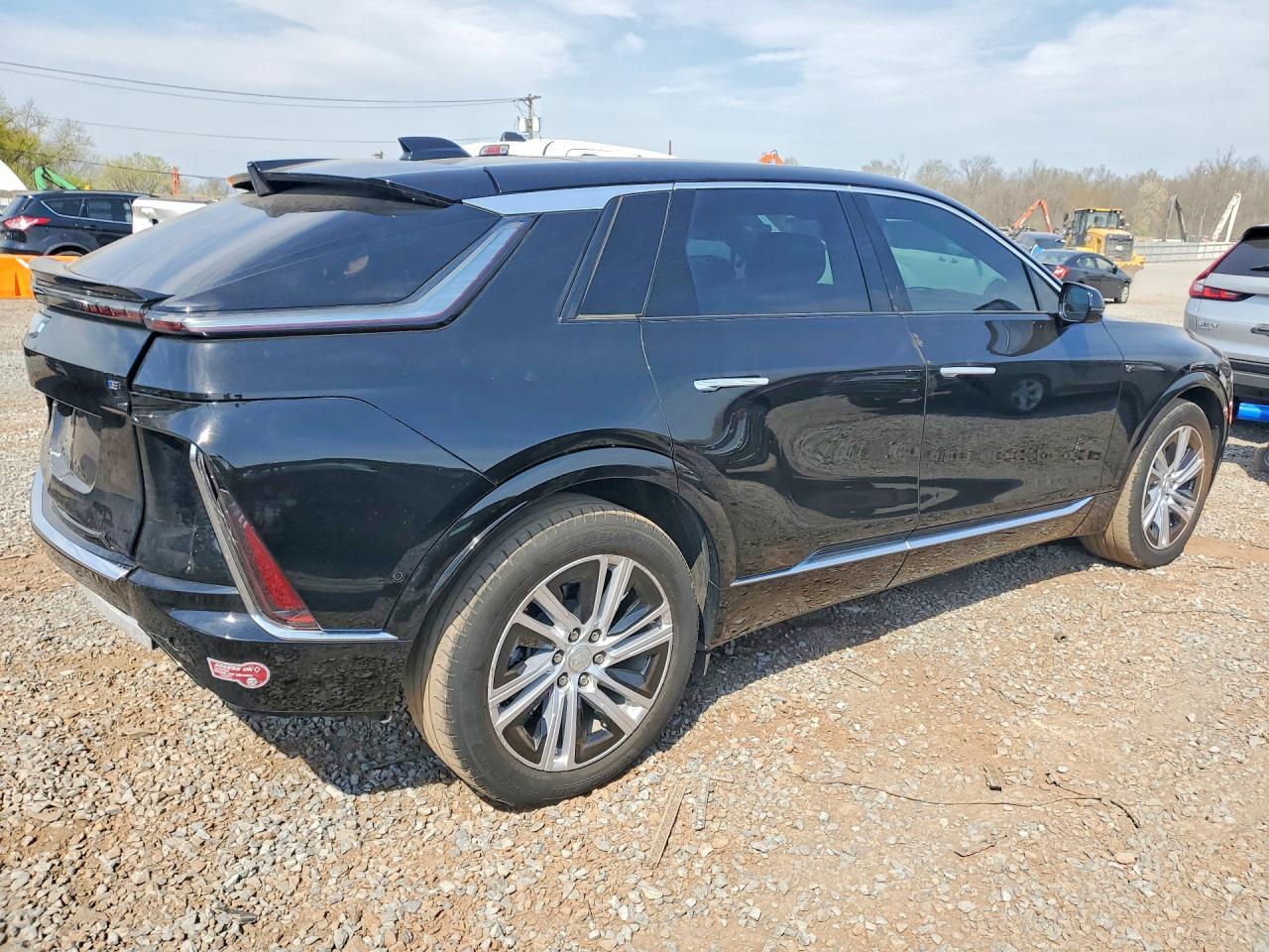 2024 Cadillac Lyriq Tech - Image 3