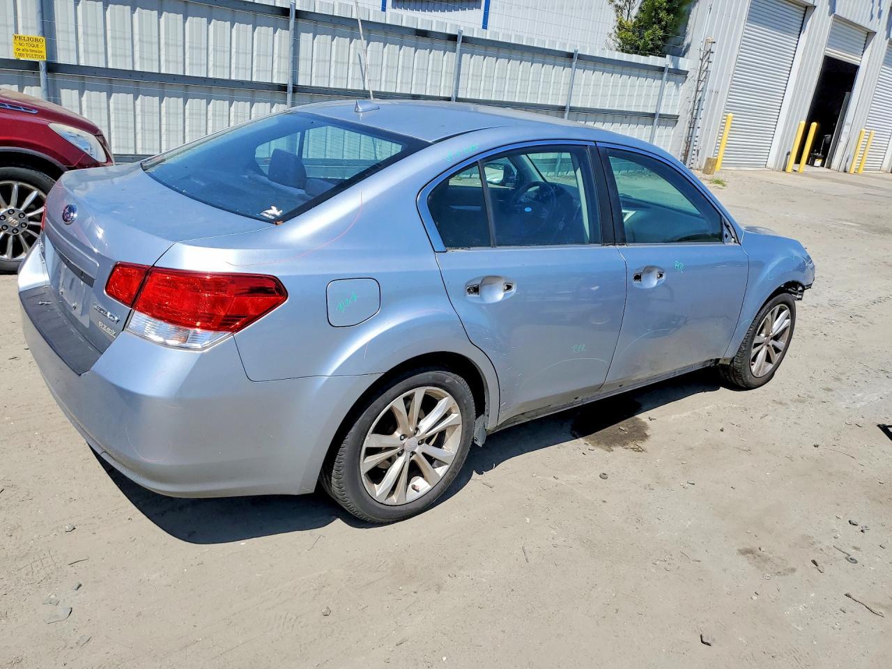 2014 Subaru Legacy 2.5I Premium - Image 3