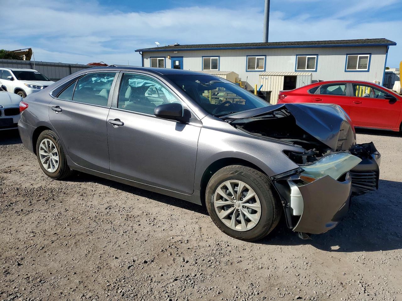2016 Toyota Camry Le - Фото 4