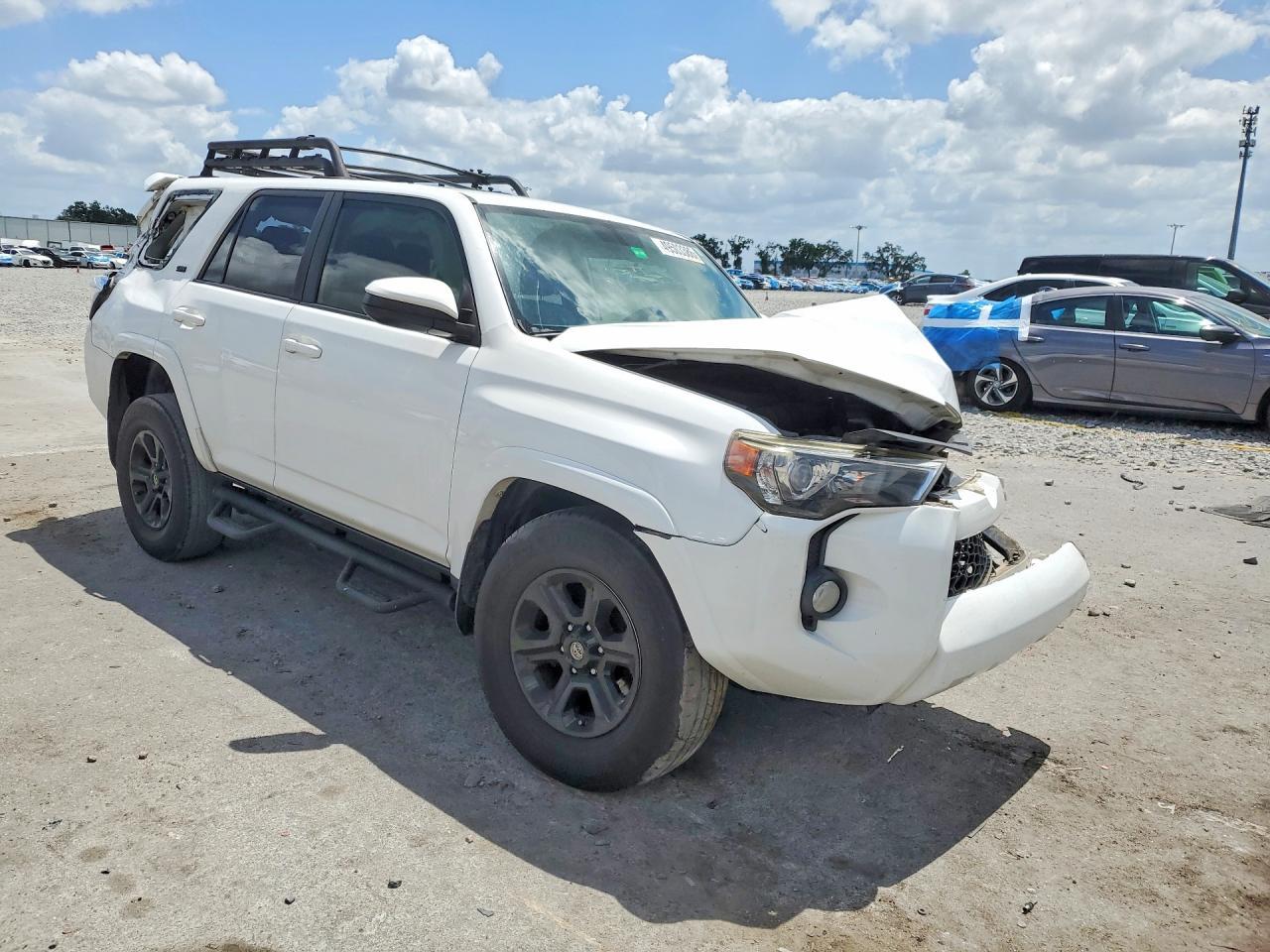 2014 Toyota 4Runner Sr5 - Image 4