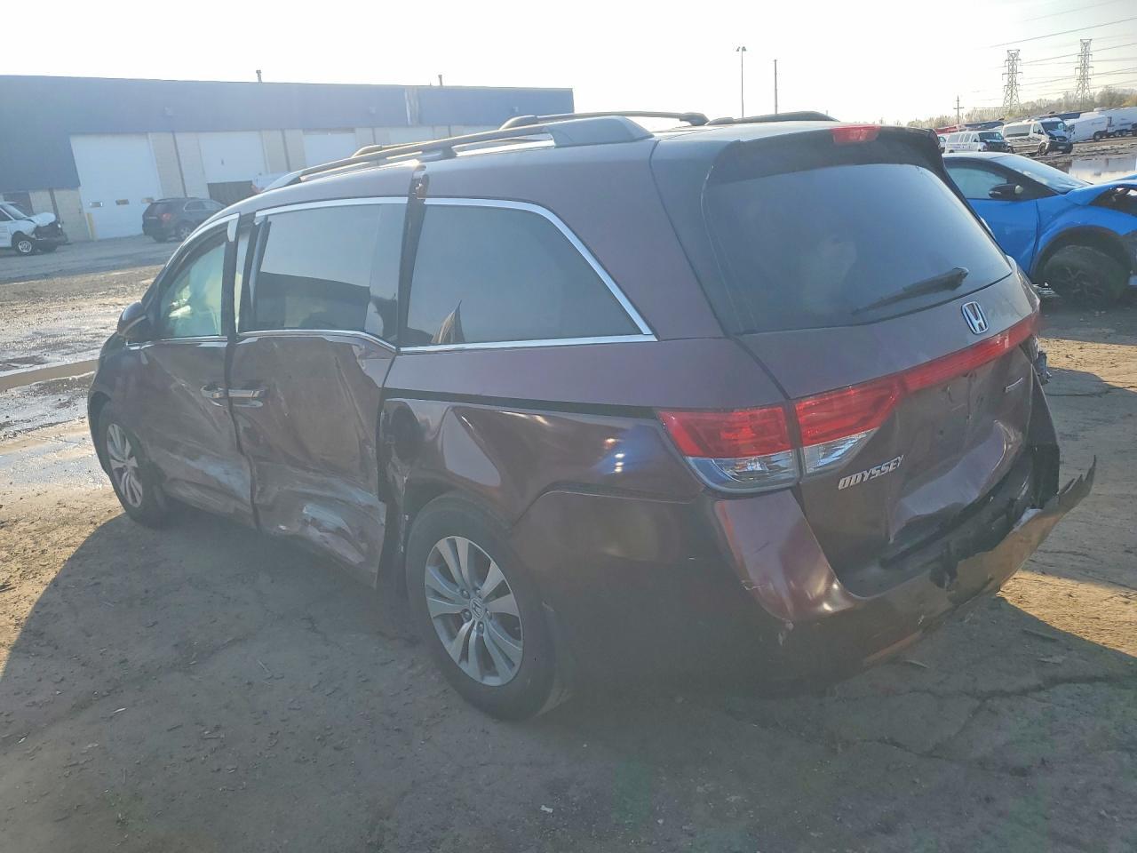 2016 Honda Odyssey Touring - Фото 2