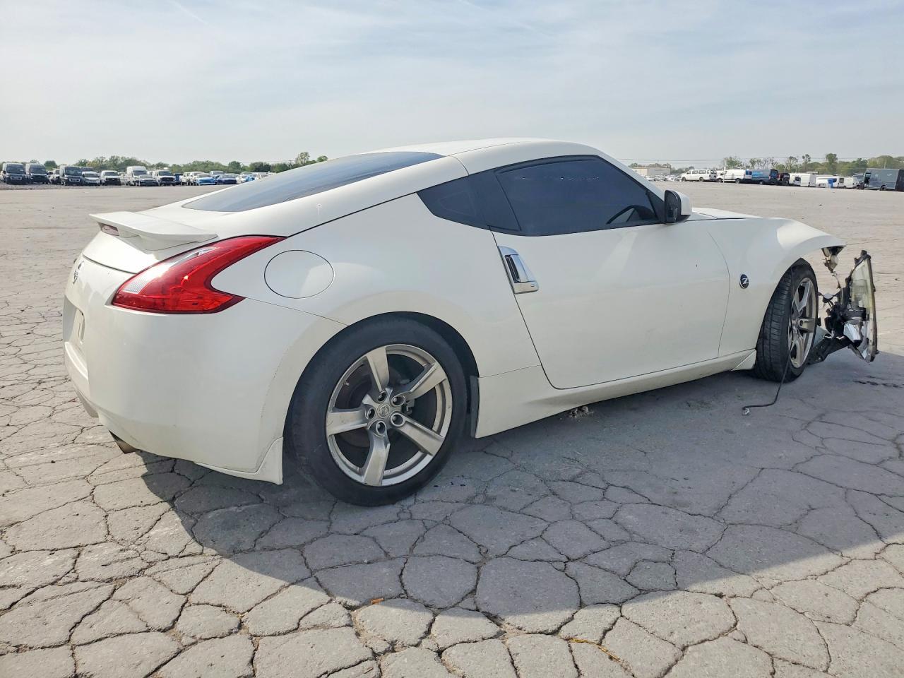 2009 Nissan 370Z Base - Фото 3