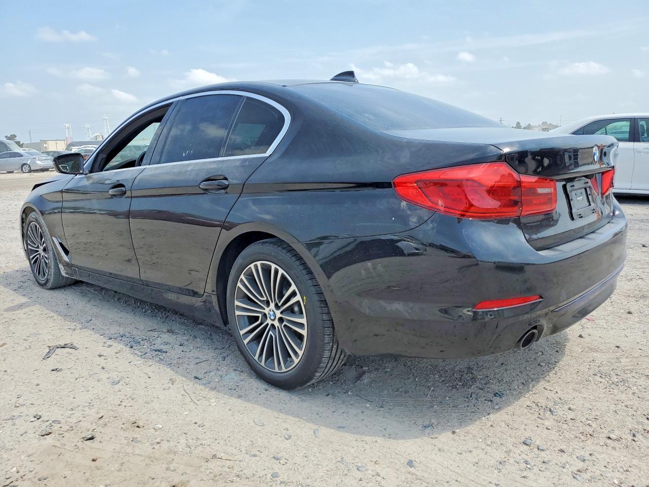 2019 BMW 530 I - Фото 2
