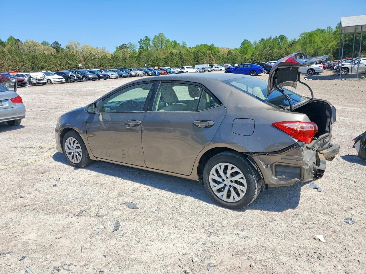 2018 Toyota Corolla Le - Image 2