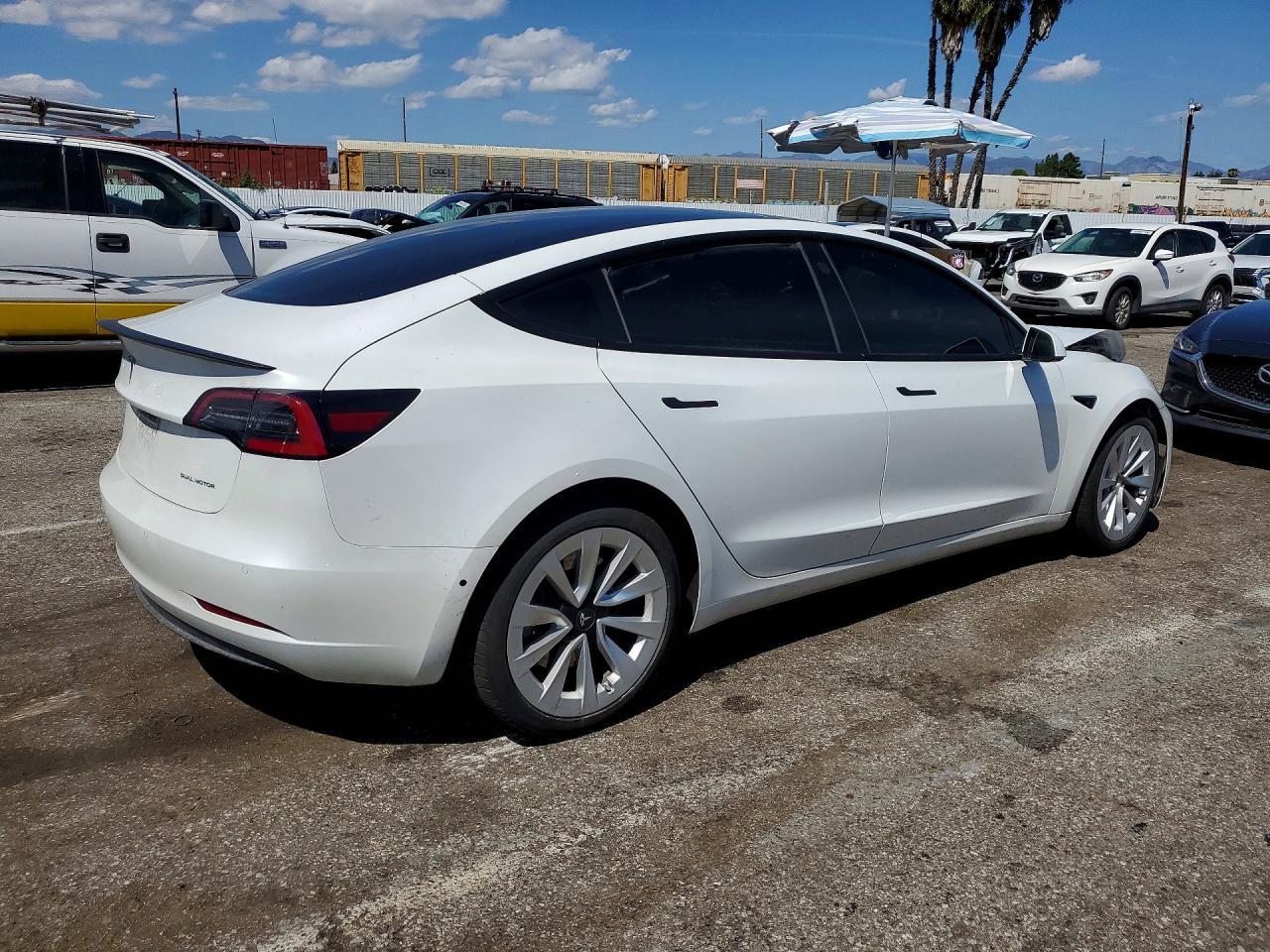 2021 Tesla Model 3 - Image 3