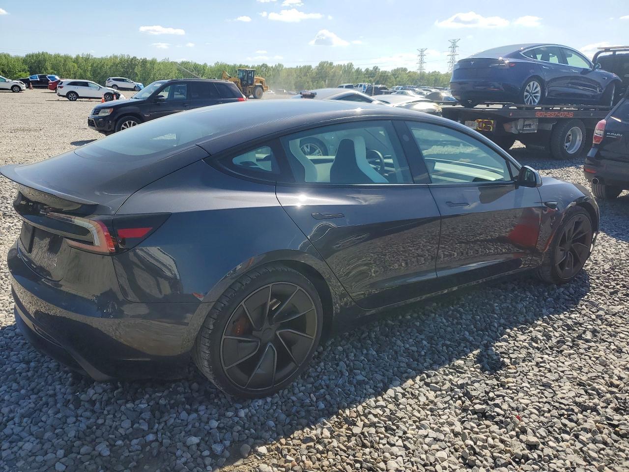 2024 Tesla Model 3 - Image 3